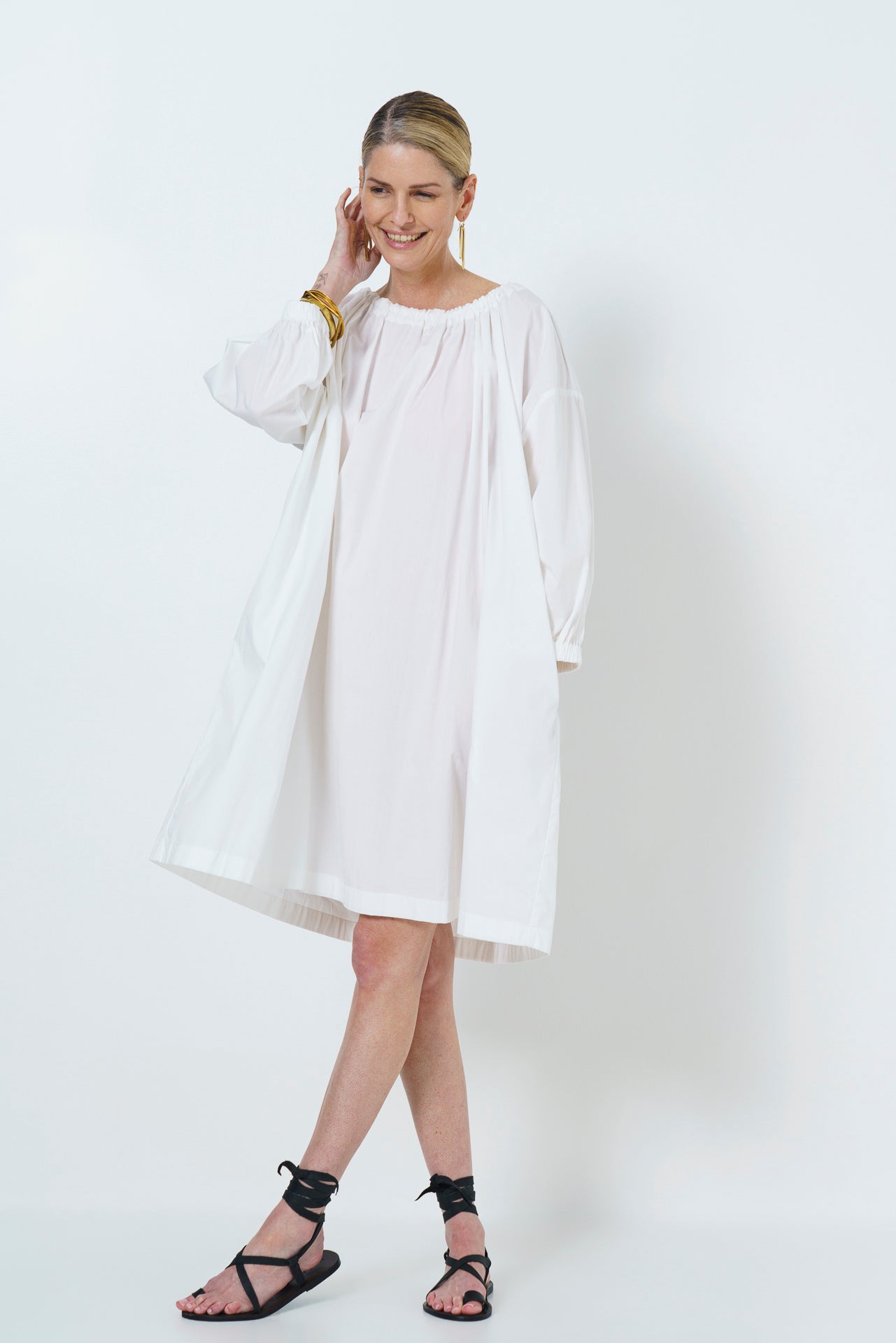 MARLEY GUAGED NECK DRESS SHORT- WHITE