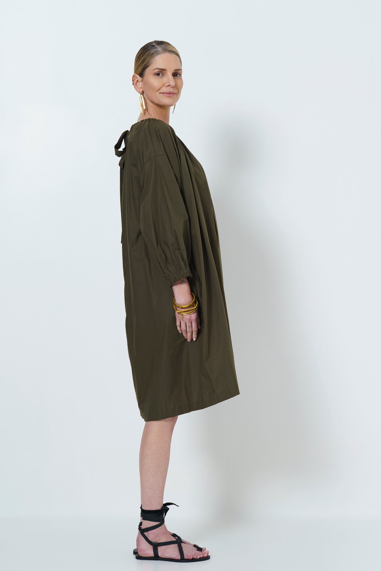MARLEY GUAGED NECK DRESS SHORT- OLIVE