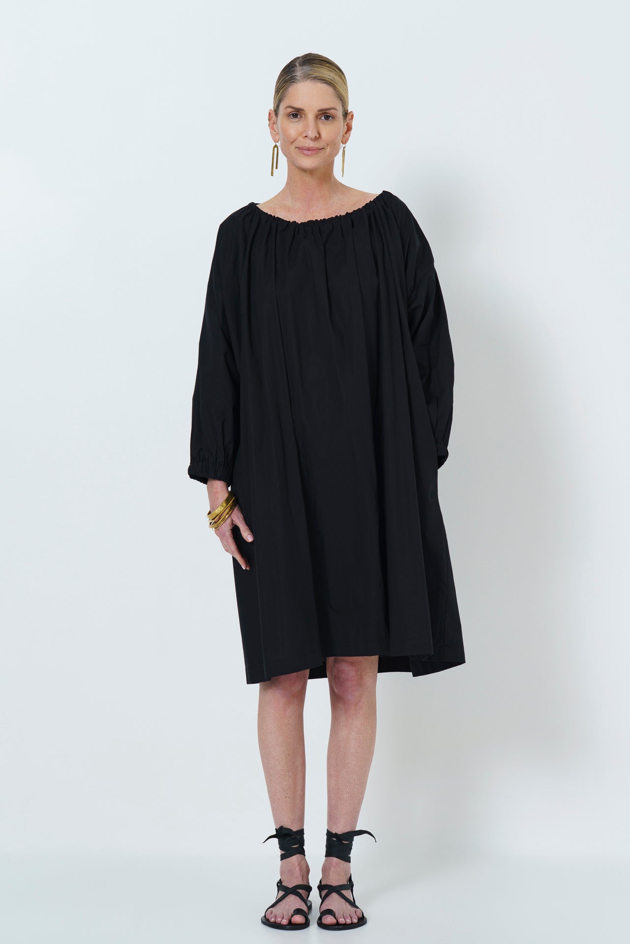 MARLEY GUAGED NECK DRESS SHORT- BLACK