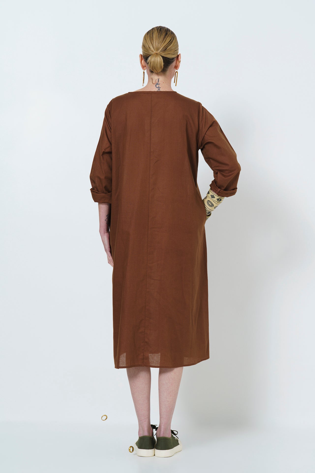 HK SHEATH DRESS - COCO BROWN
