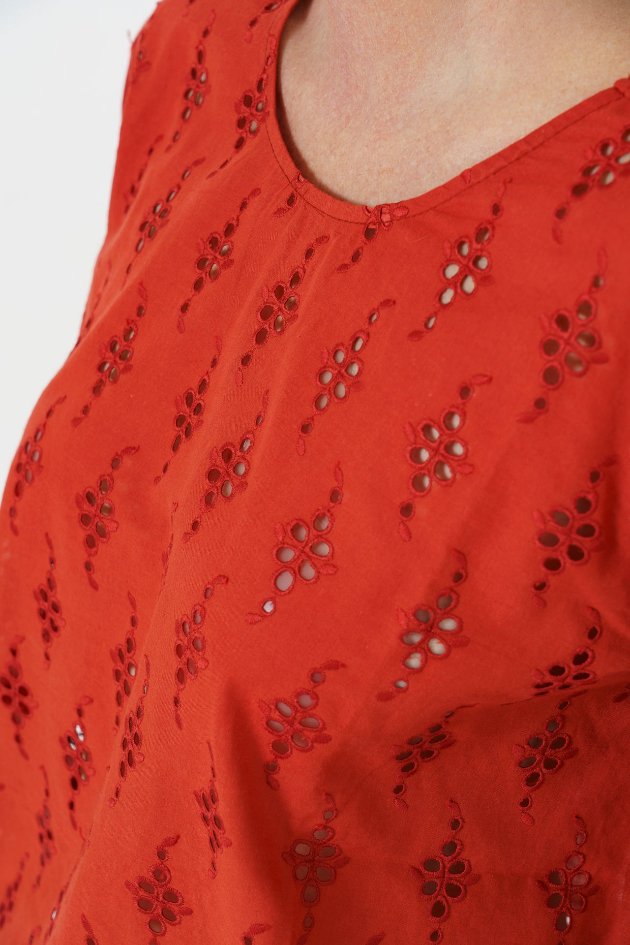 HK LONG SLEEVE TOP - COTTON ANGLAIS